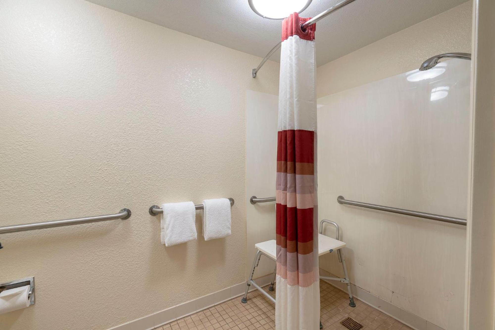 Red Roof Inn Elkhart Esterno foto