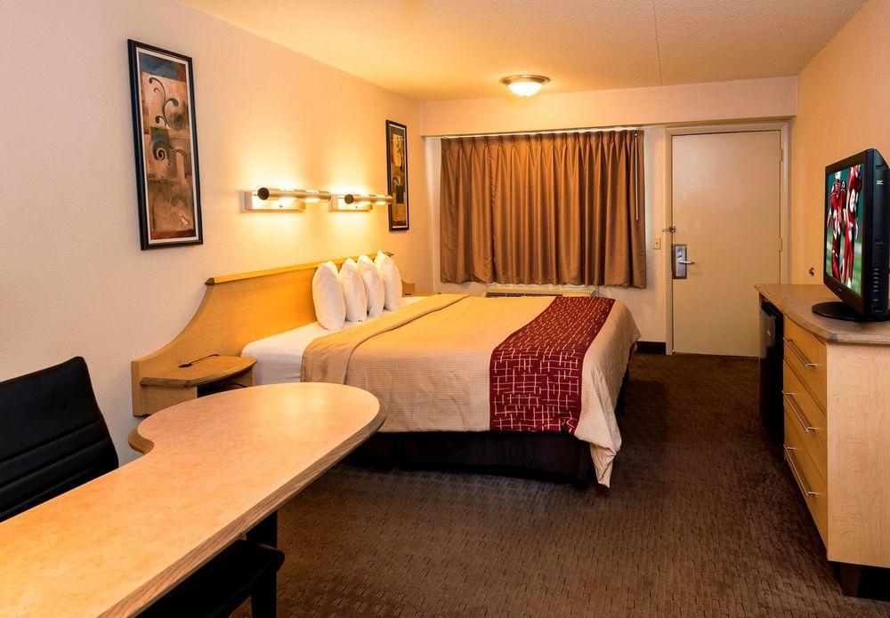 Red Roof Inn Elkhart Esterno foto