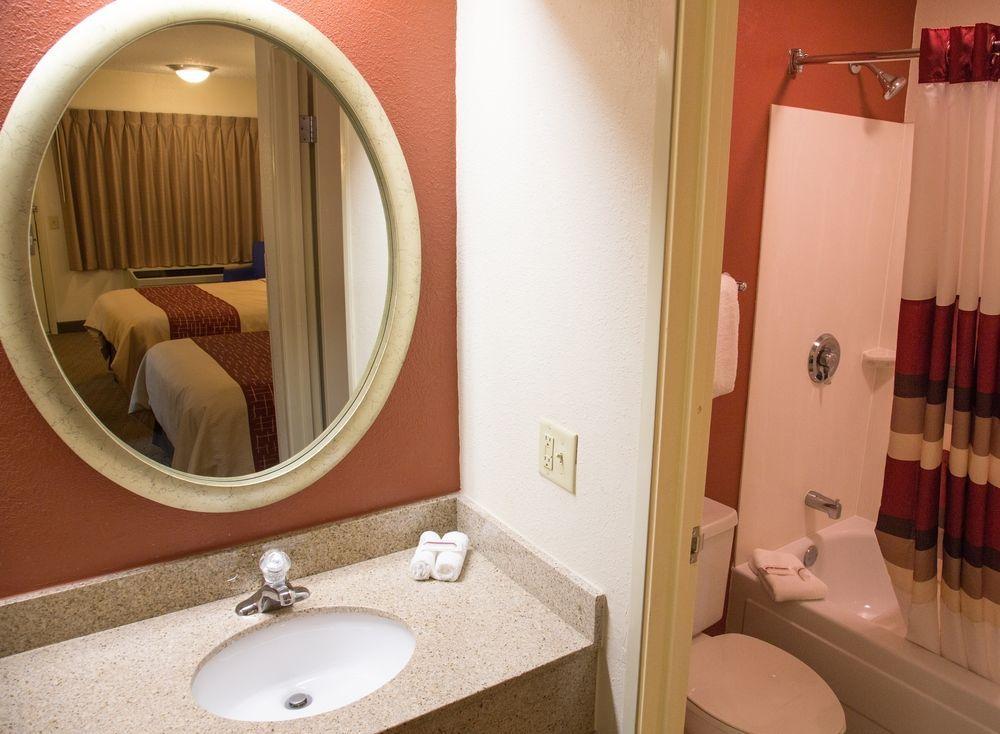 Red Roof Inn Elkhart Esterno foto