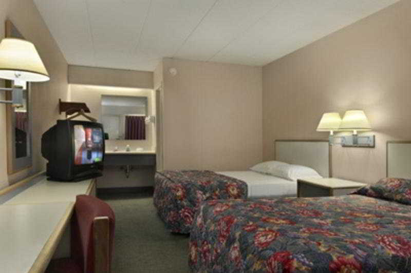 Red Roof Inn Elkhart Esterno foto